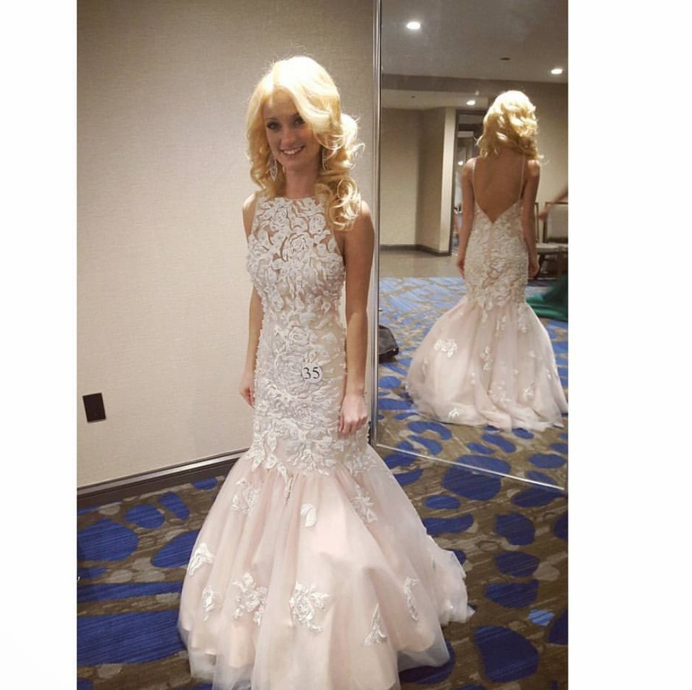 Wedding/Pageant - Picture 2 of 4